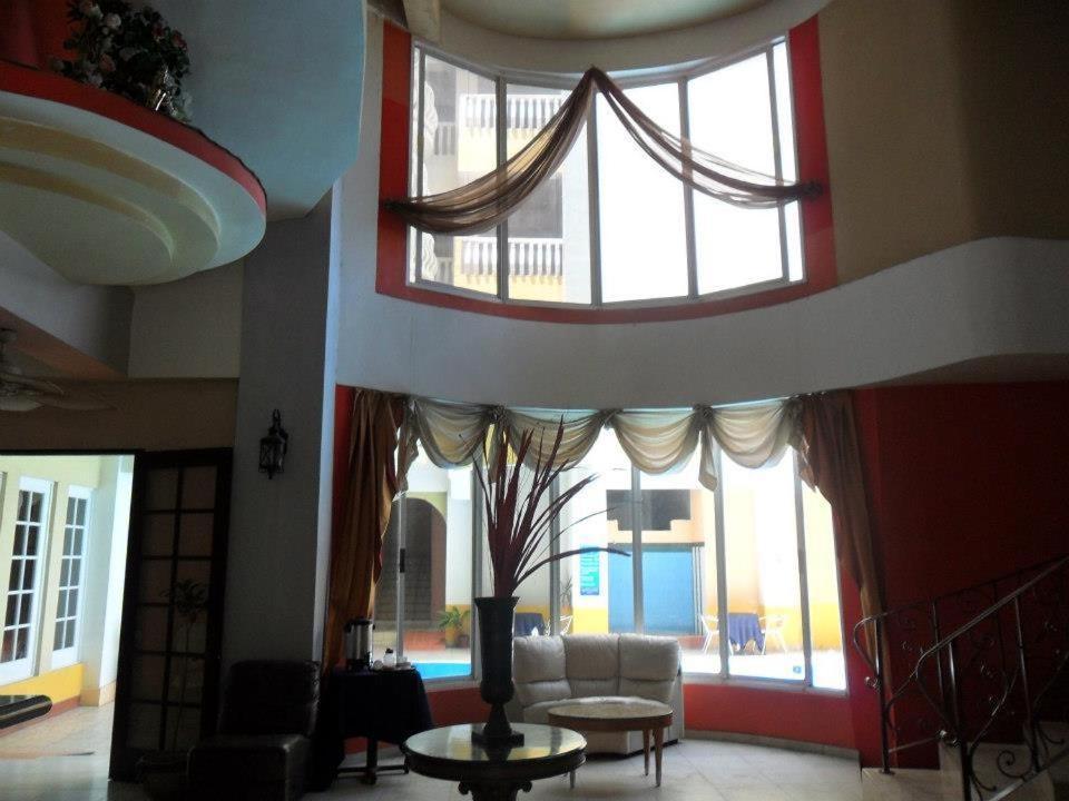Hotel Art Deco Beach La Ceiba Exterior photo